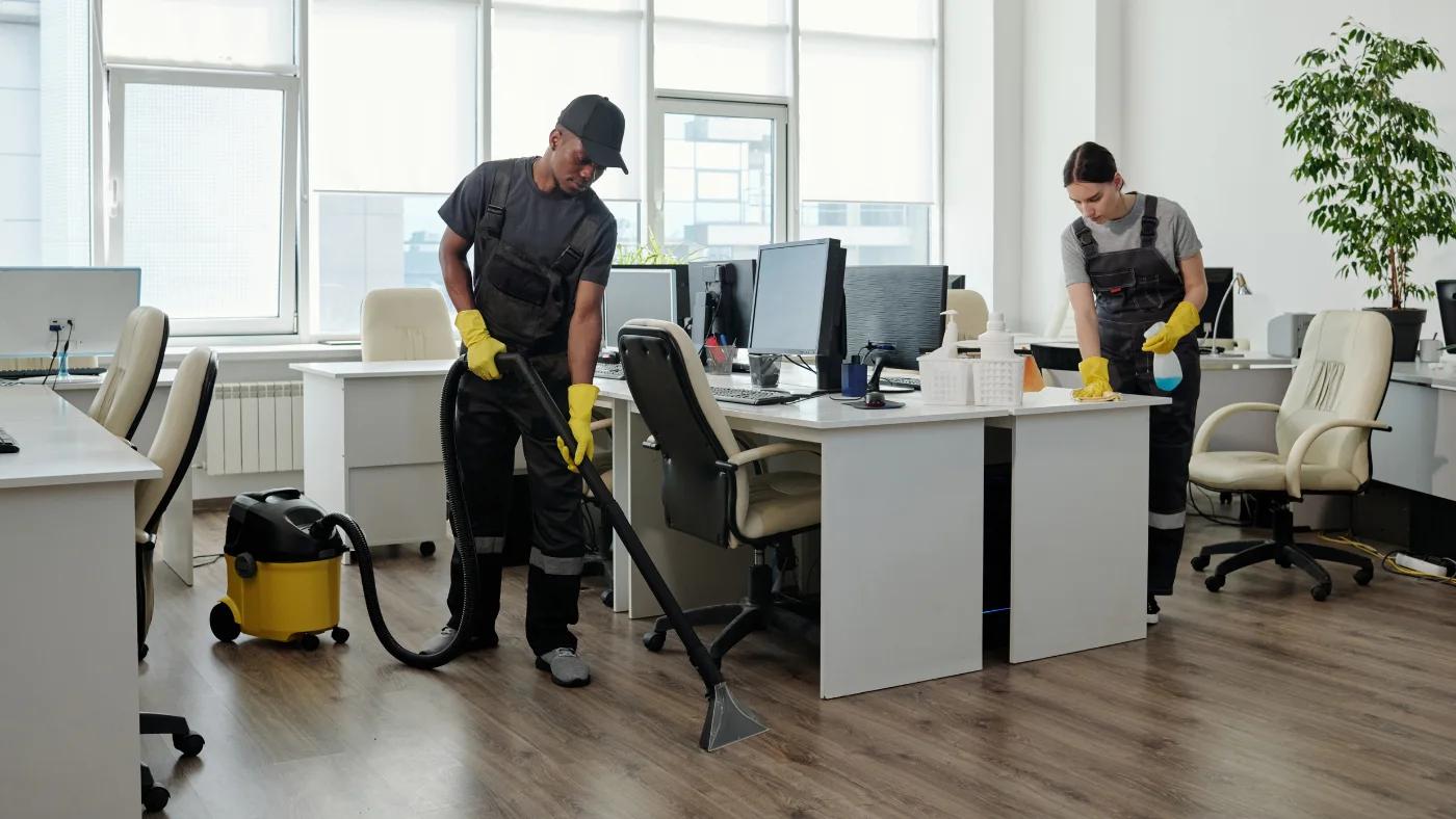 Why a Clean Workspace Helps Employees Stay More Consistent