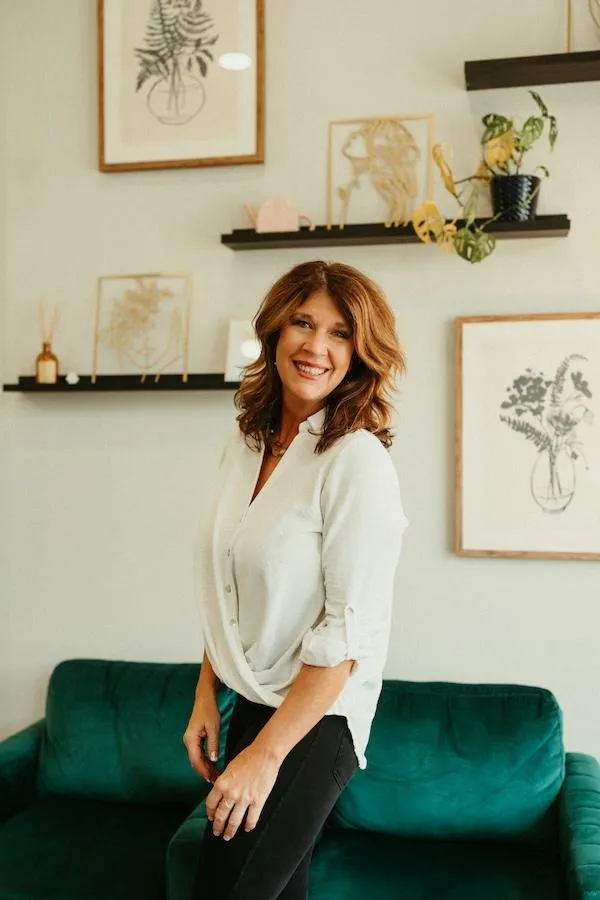 angela oliver hair stylist banana tree salon