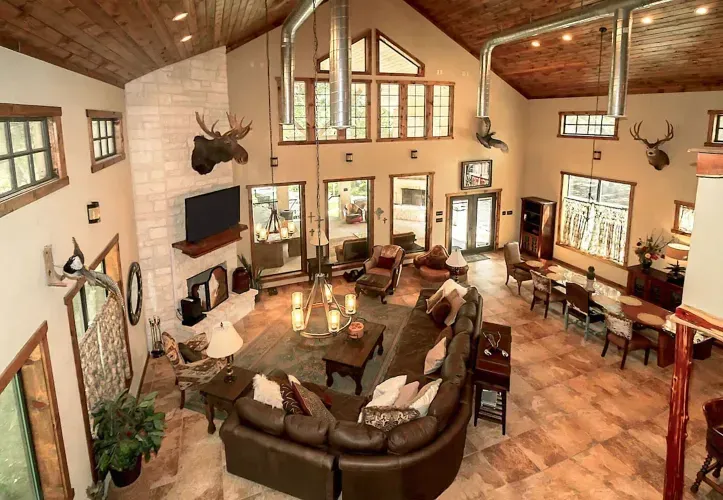 Luxury Vacation Rental Home Frio River