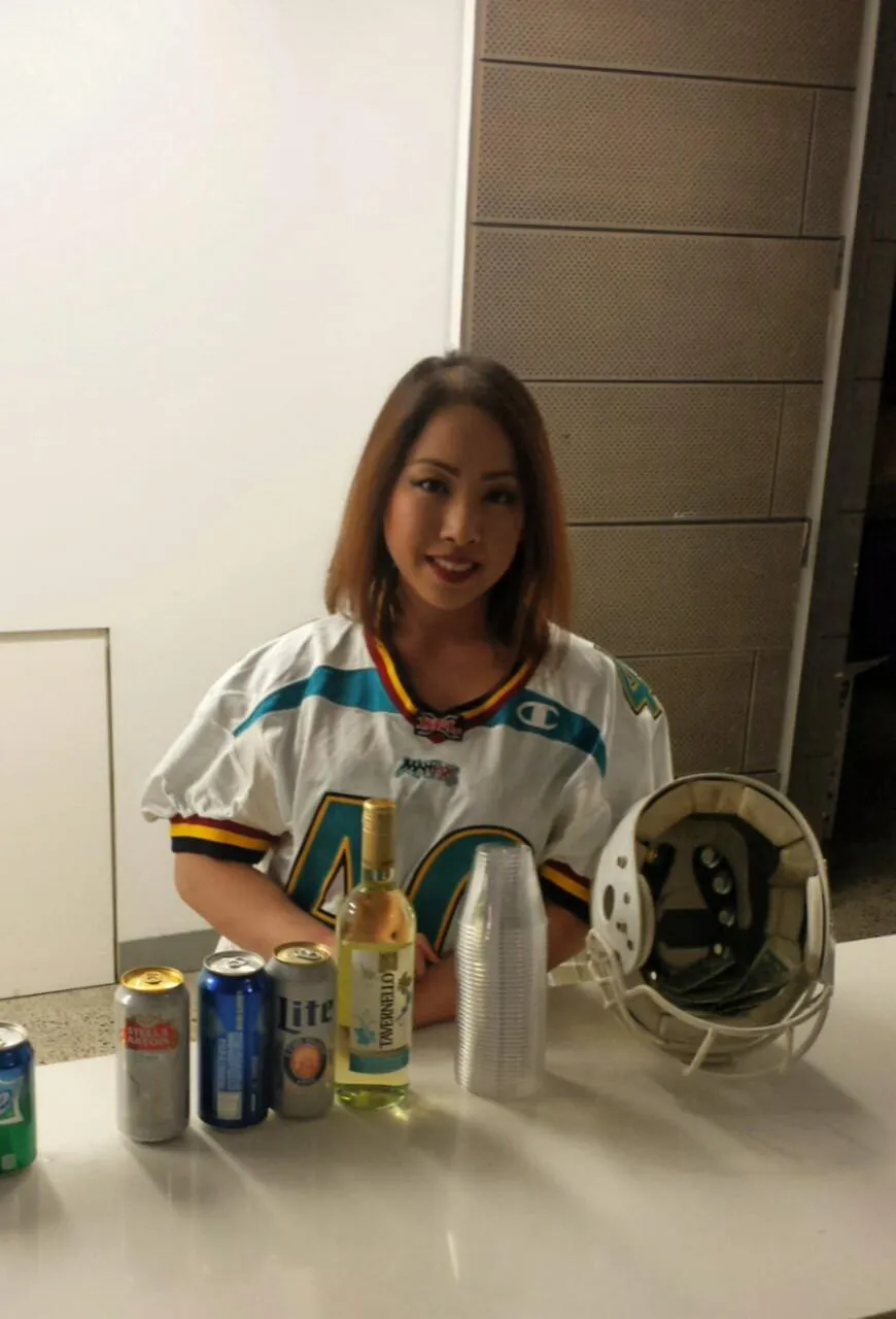Portable Bar Service vs. The Old Cooler: Which is Better for Your House Party?