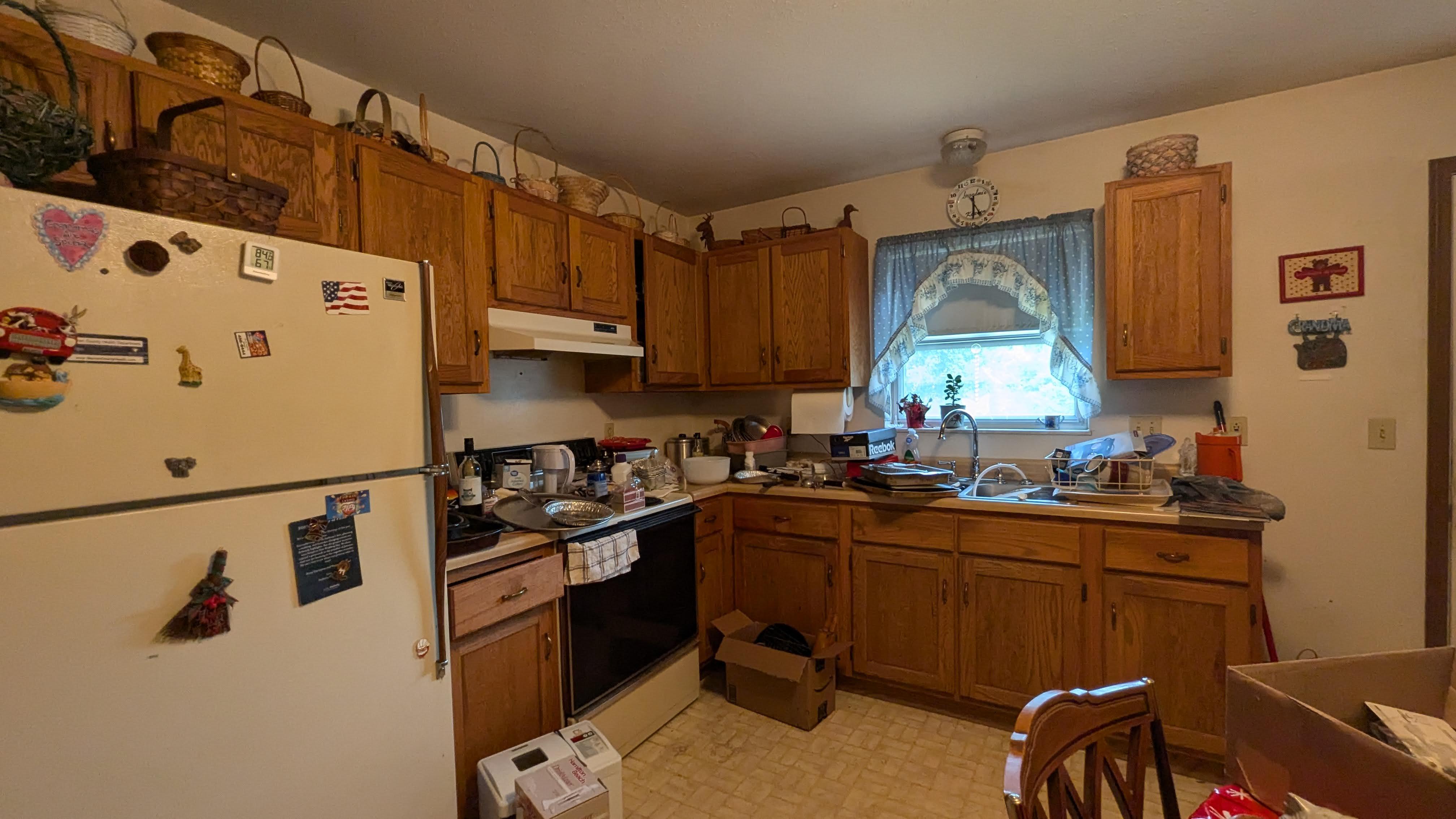 Fixer-upper house in St. Louis suitable for a cash investment offer.