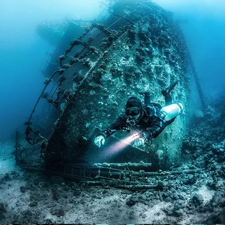 RAID Sidemount Diver by Toby van Pooss