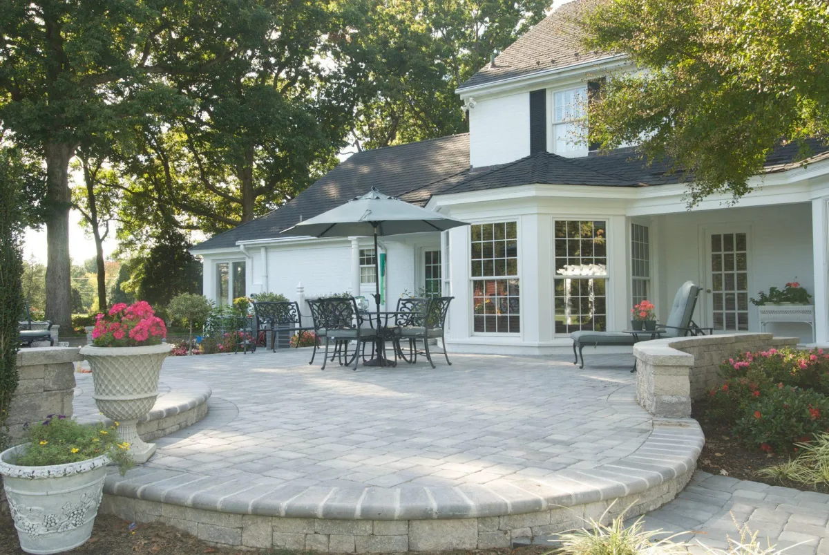 Richmond Concrete builds and installs Patio.