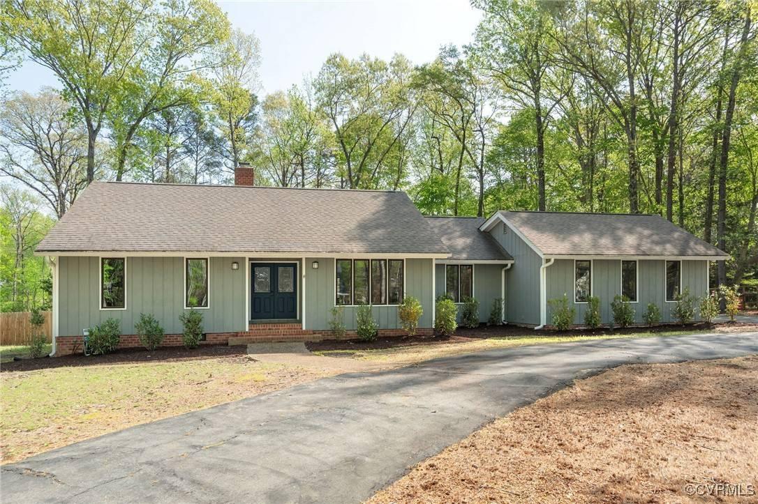 Richmond Concrete builds and installs driveways.