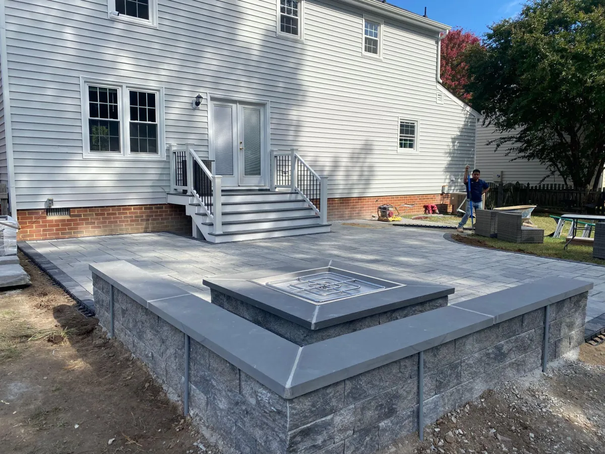 Richmond Concrete Pros builds and installs Patio