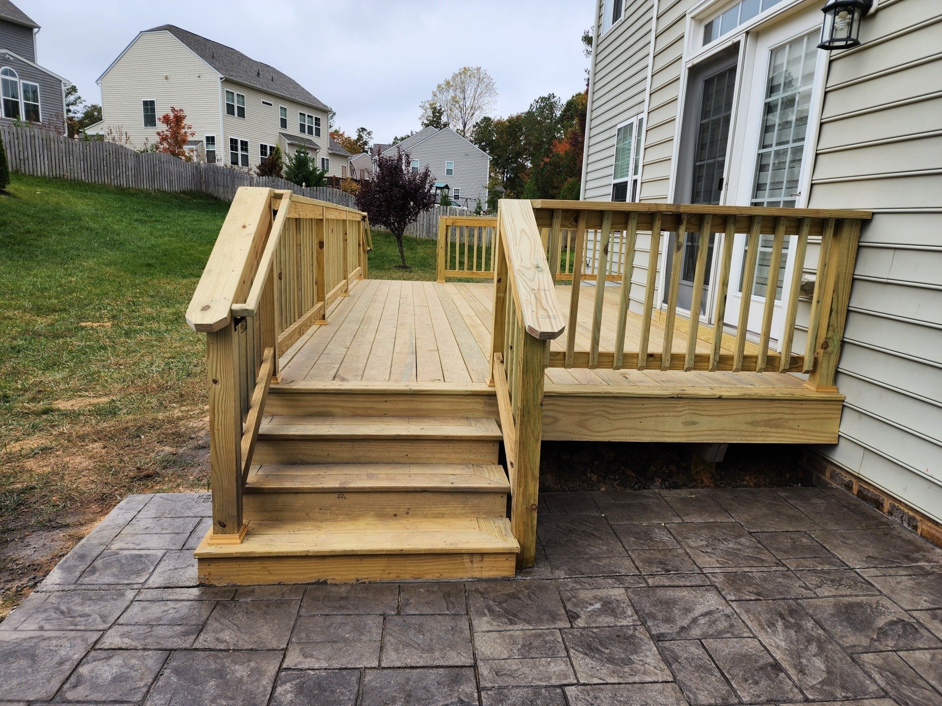 Richmond Concrete Pros builds and installs Patio
