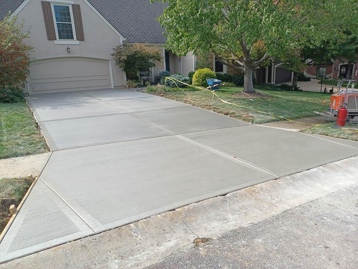 Altoona Concrete builds and installs Driveway