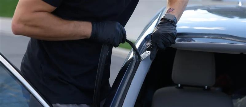 Signs Your Windshield Needs Immediate Replacement