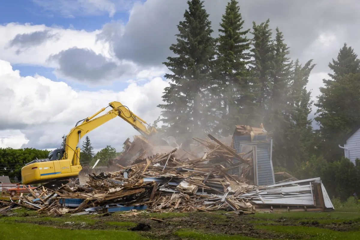 Full-Structure Demolition: Efficient Teardown's with Heavy Machinery