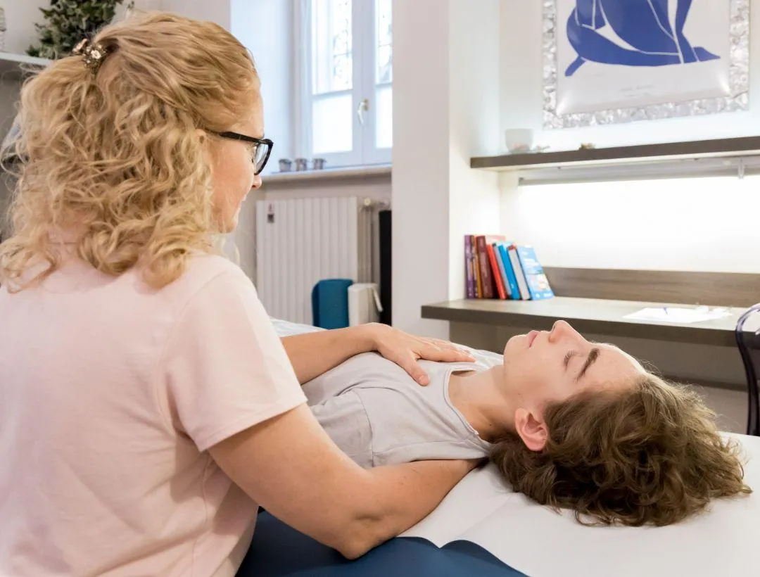 Anna Abate durante una terapia cranio sacrale