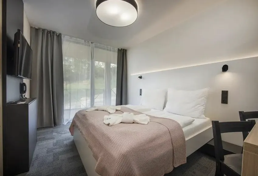 Hotelové postele a čelá Woodservice