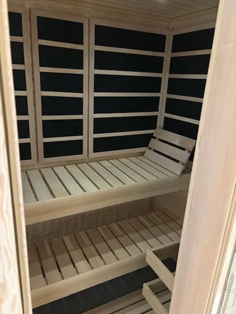 Infrared Saunas vs Steam Saunas: Choose the Right Heat