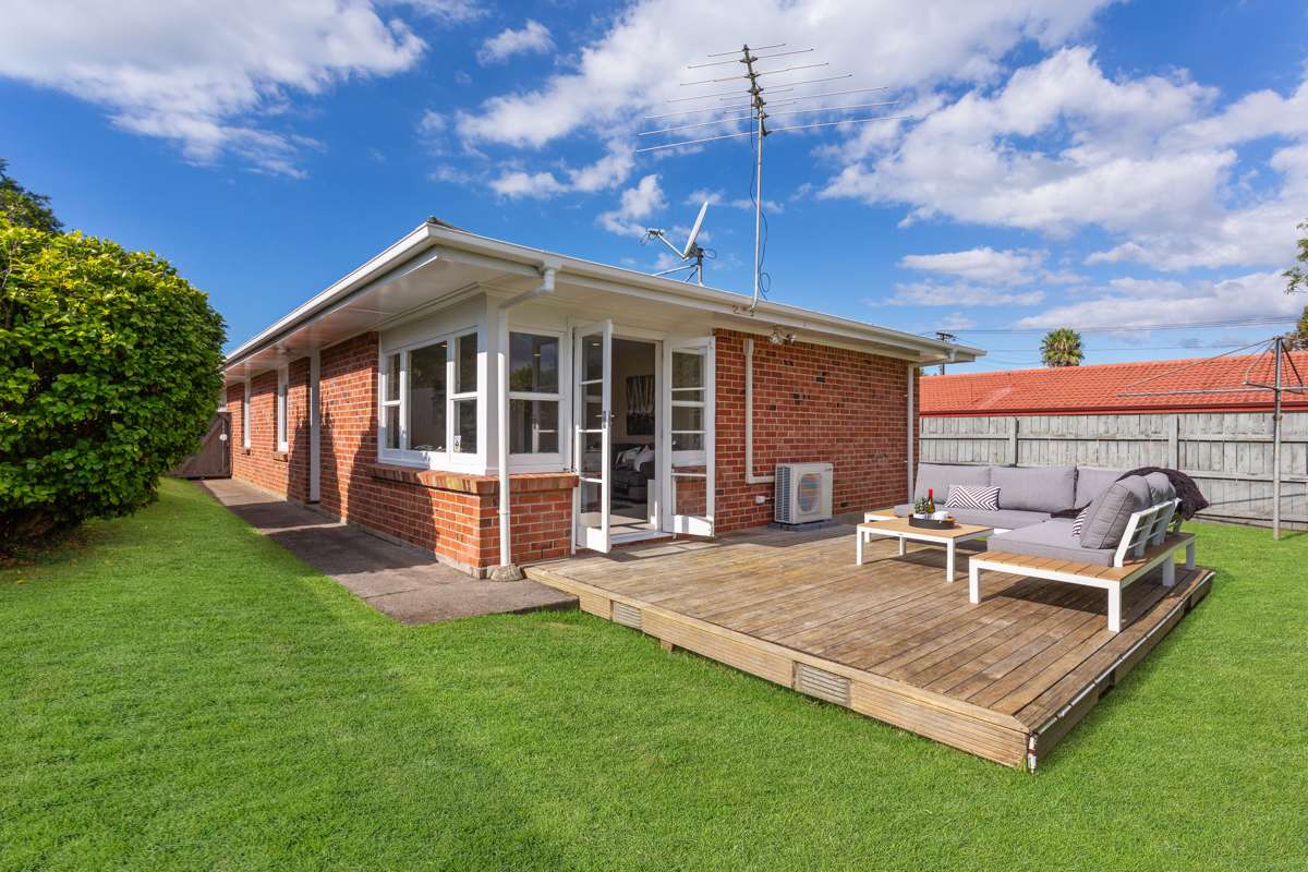 Verbal building report for a classic Auckland brick unit