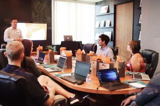 How Team Collaboration Shapes Social Media Success