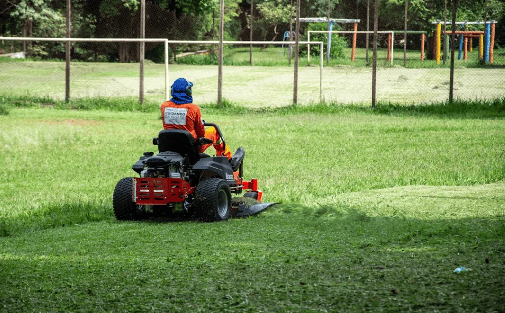  Precision Mowing & Edging