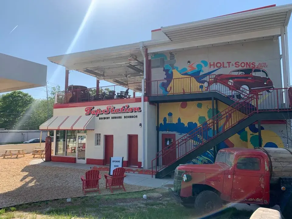 Historic Downtown Apex NC — Salem Street dining and Social District 2026