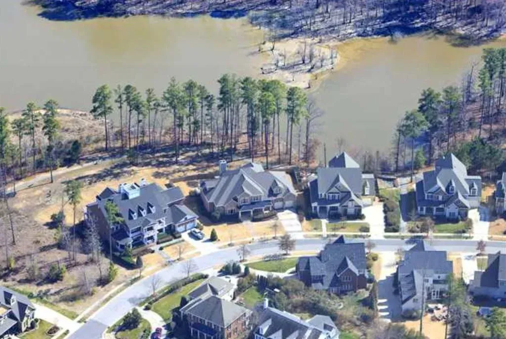 Cary NNeighbrhoodwith water view