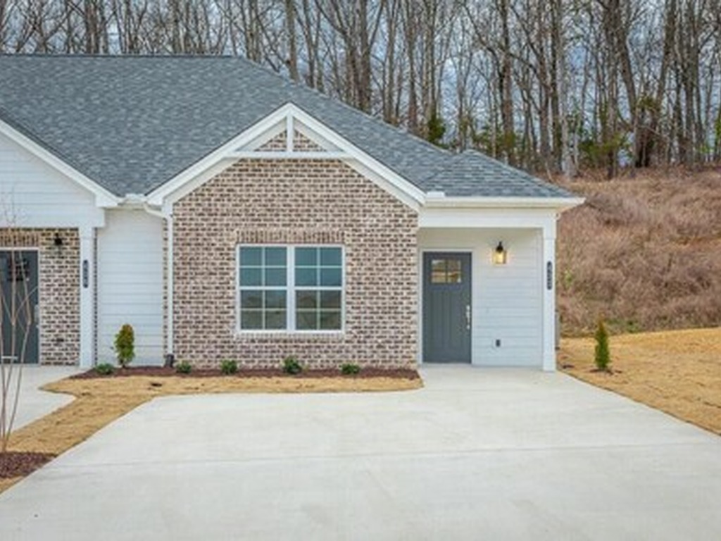 Dalton Concrete builds and installs driveways.