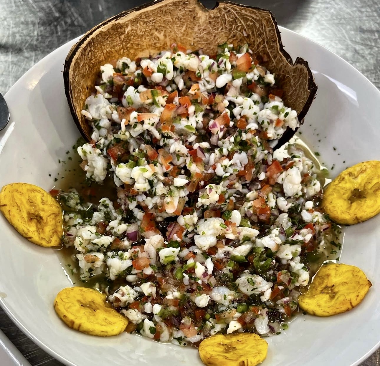 A close up of a bunch of blueberries