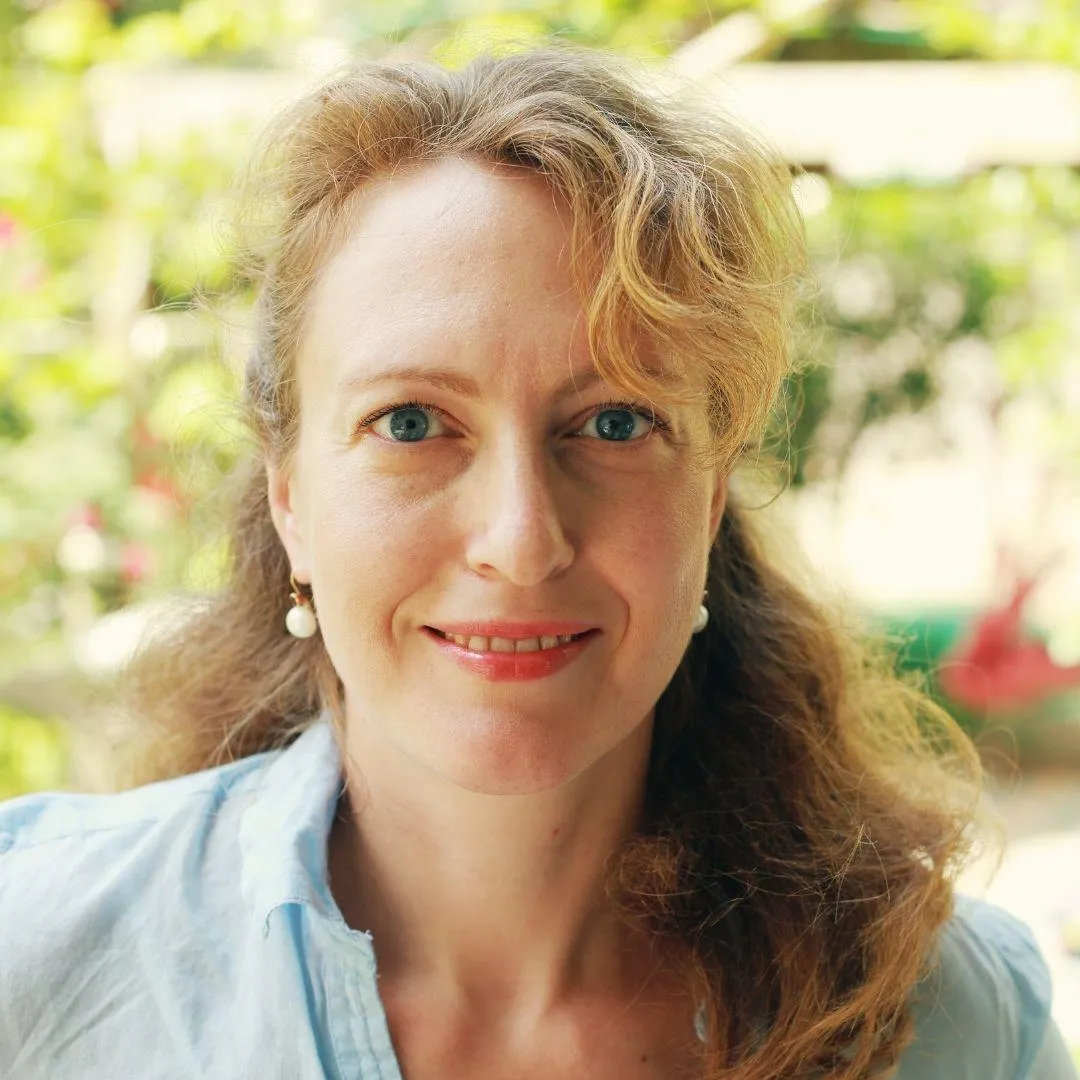 Testimonial praising The Brand Is Love for their calm and supportive demeanor during a challenging time