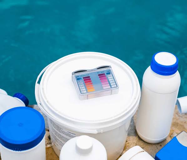 Pool Chemistry Balancing in West Palm Beach, Boynton Beach, Delray Beach And Surrounding Areas
