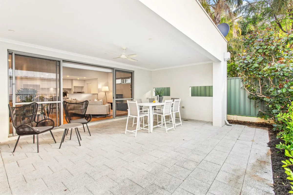 291a Curtin Avenue Cottesloe W 6011 Outdoor