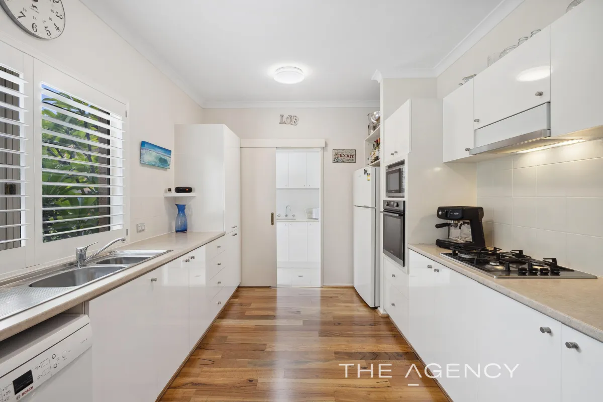 6/2 Airlie Street Claremont Kitchen