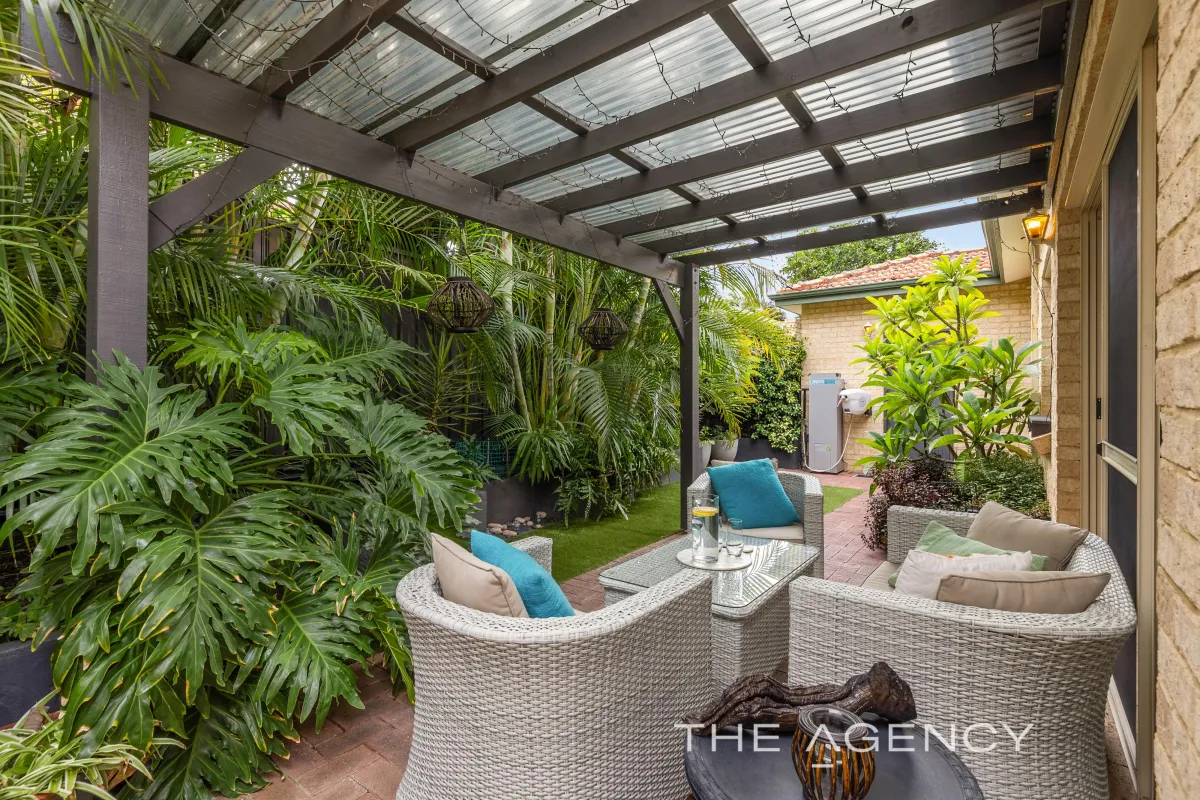 6/2 Airlie Street Claremont courtyard