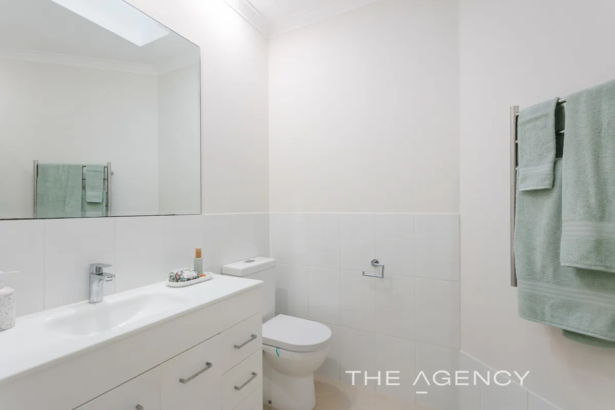 1 May Close Mosman Park WA 6012 bathroom 2