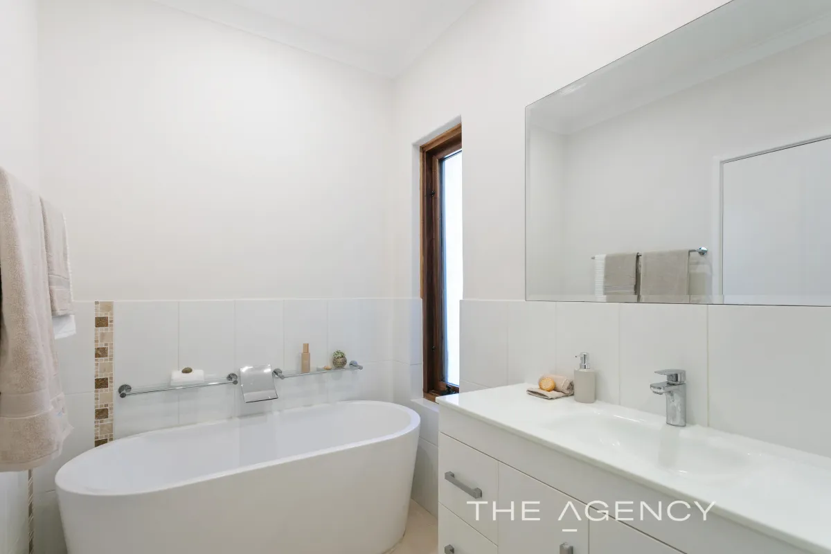 1 May Close Mosman Park WA 6012 bathroom