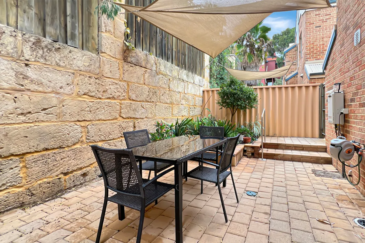 13-44 Harvey Street Mosman Park courtyard