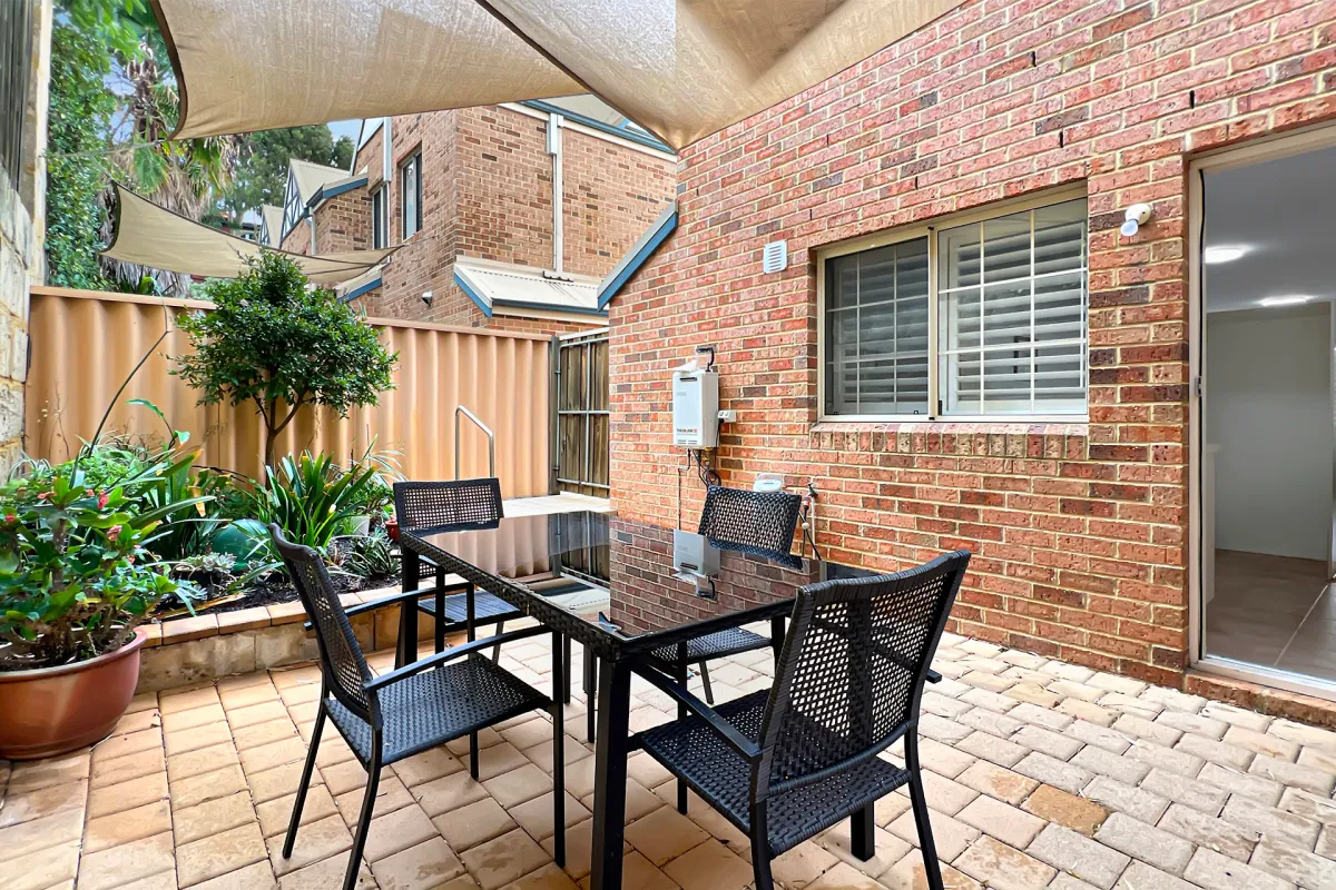 13-44 Harvey Street Mosman Park kitchen perfect