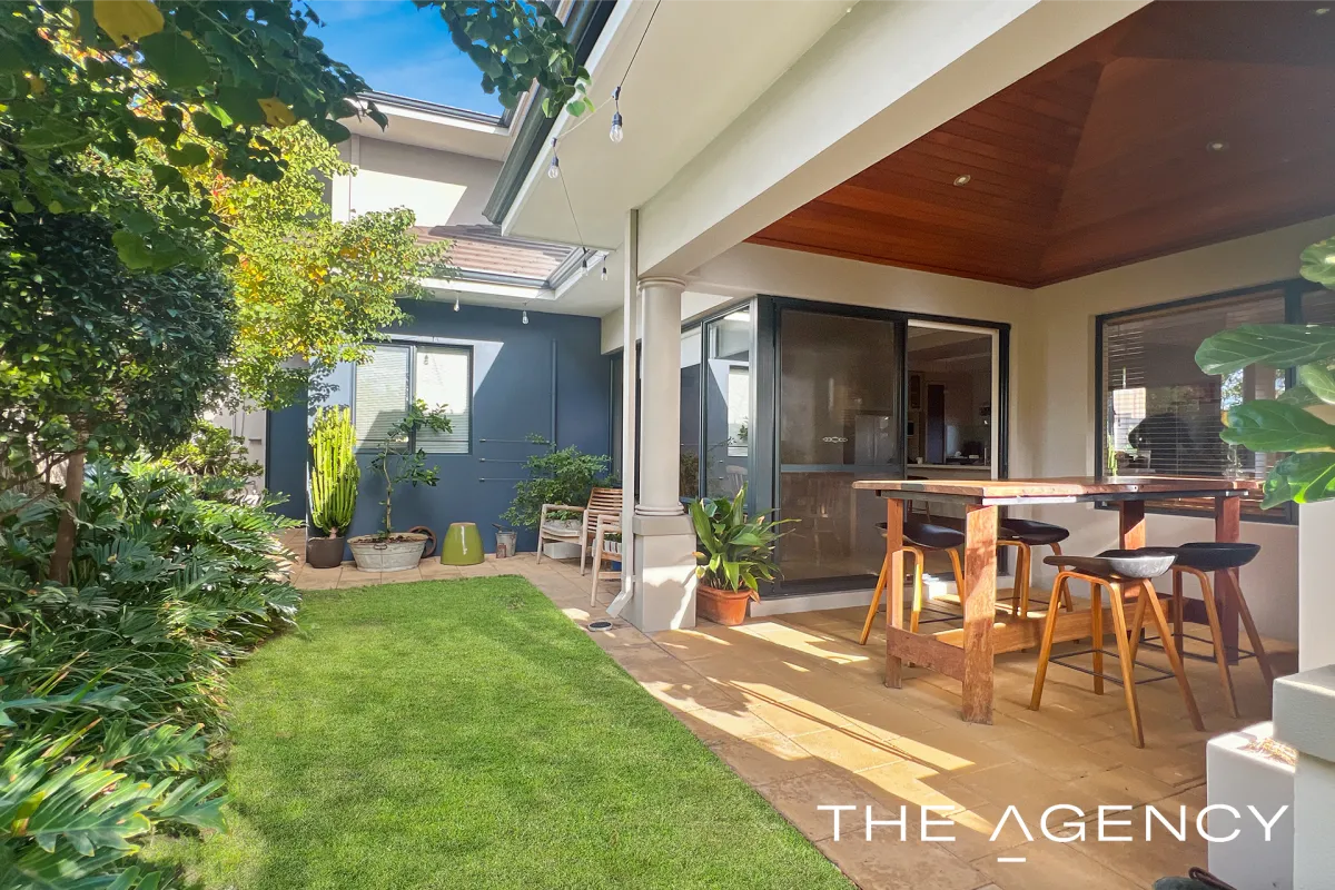 8 Chipperfield Court Mosman Park WA 6012
