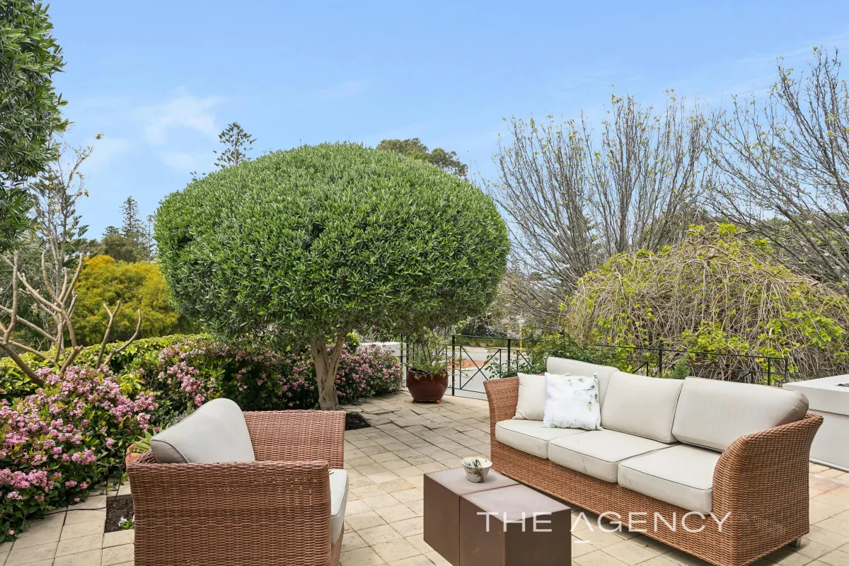 2 Odern Crescent Swanbourne WA 6010 Front