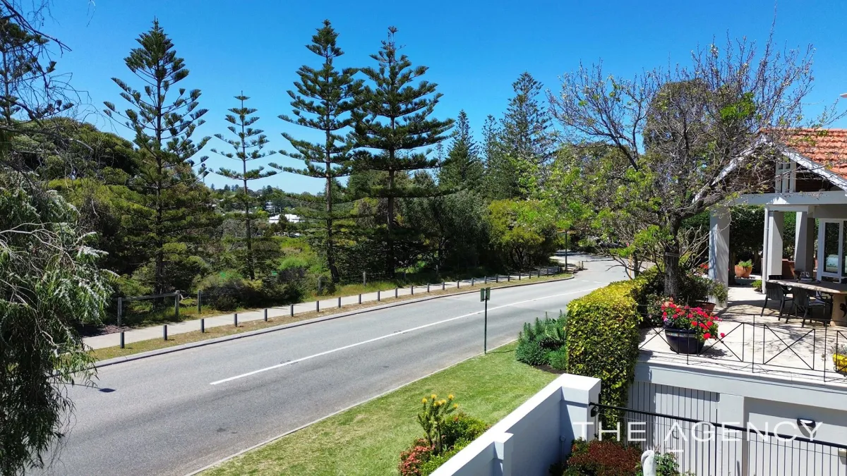 2 Odern Crescent Swanbourne WA 6010 Front