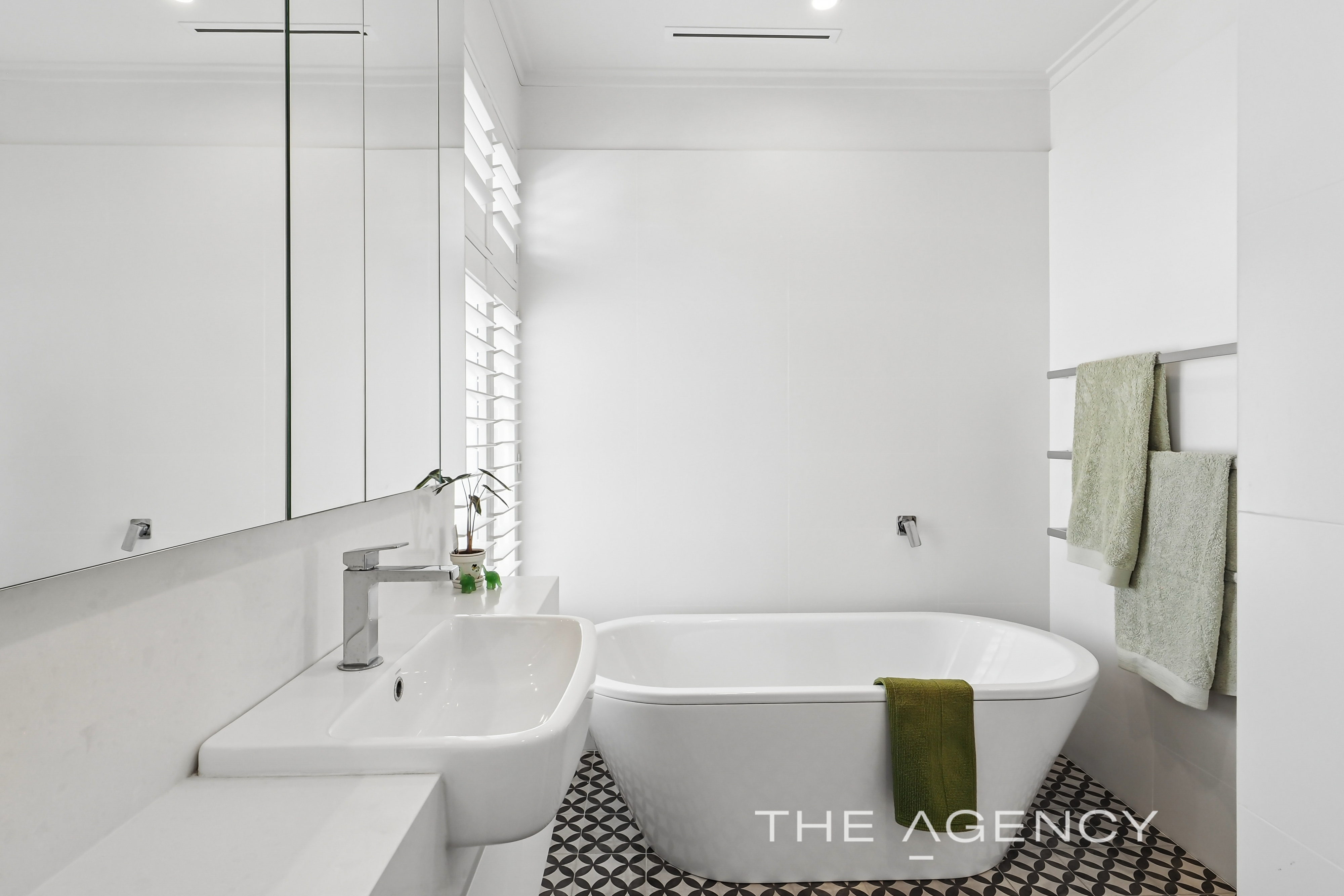 22 Reeve St Swanbourne WA 6010