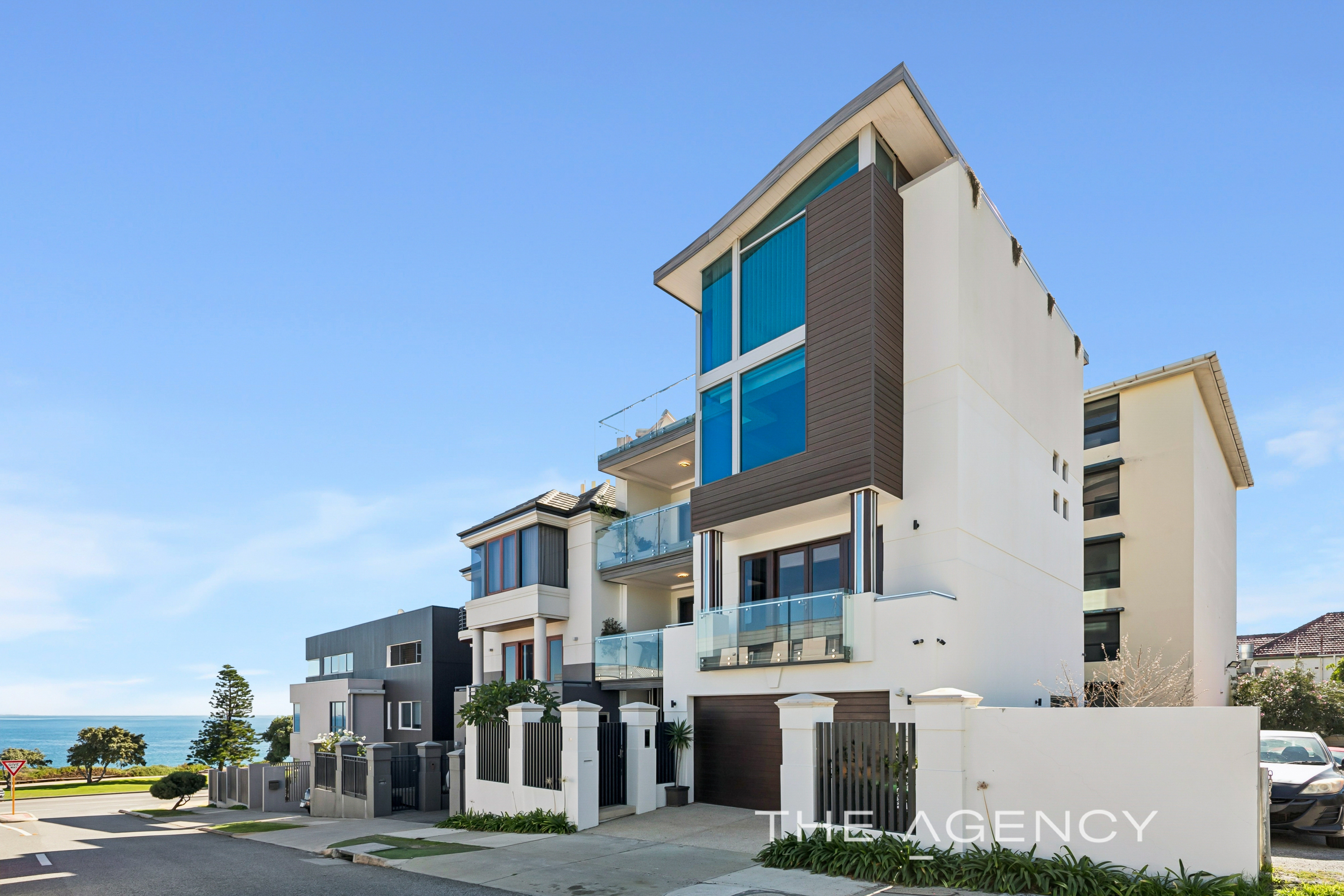 2a Eileen Street Cottesloe Front