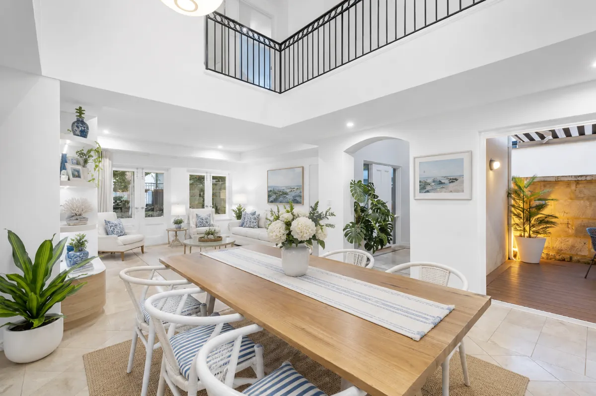 22 Reeve St Swanbourne WA 6010