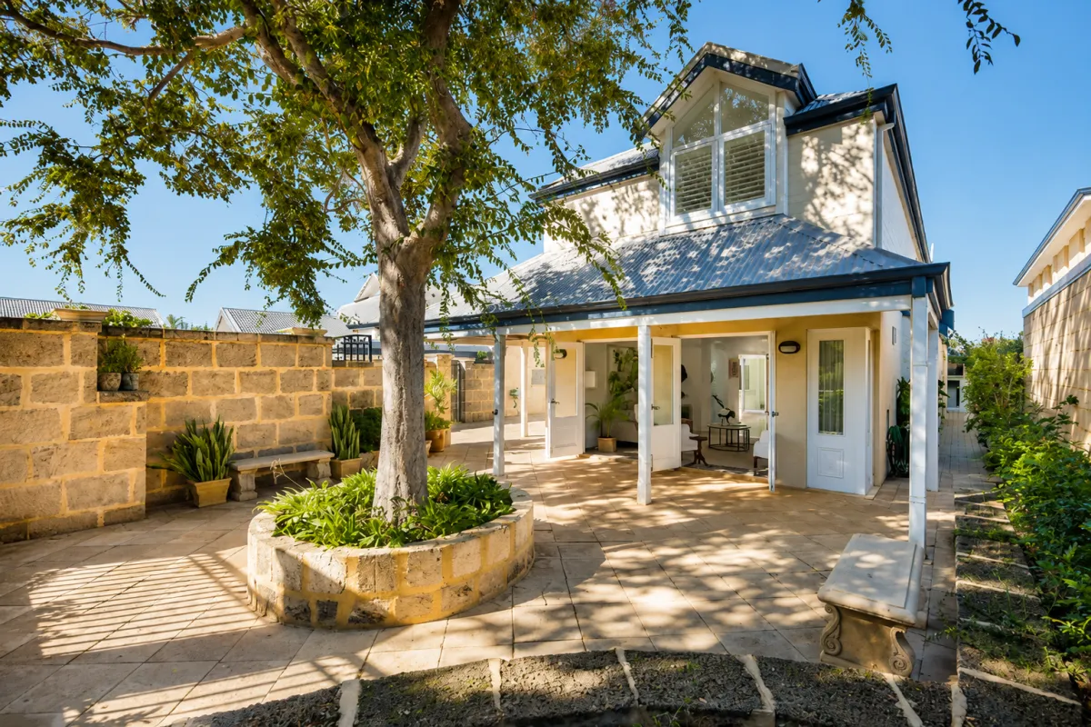 22 Reeve St Swanbourne WA 6010