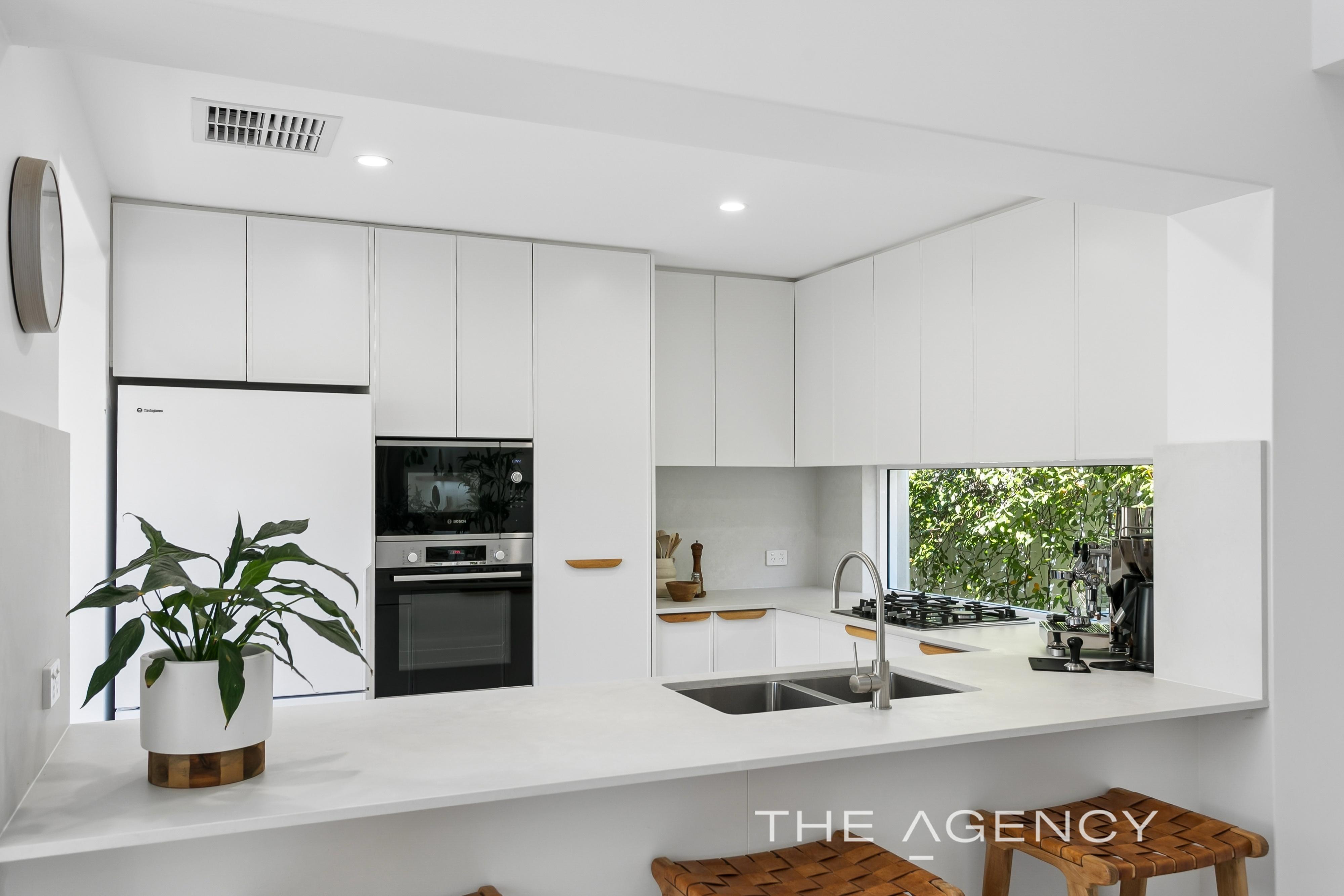 18 Swan St Mosman Park WA 6012