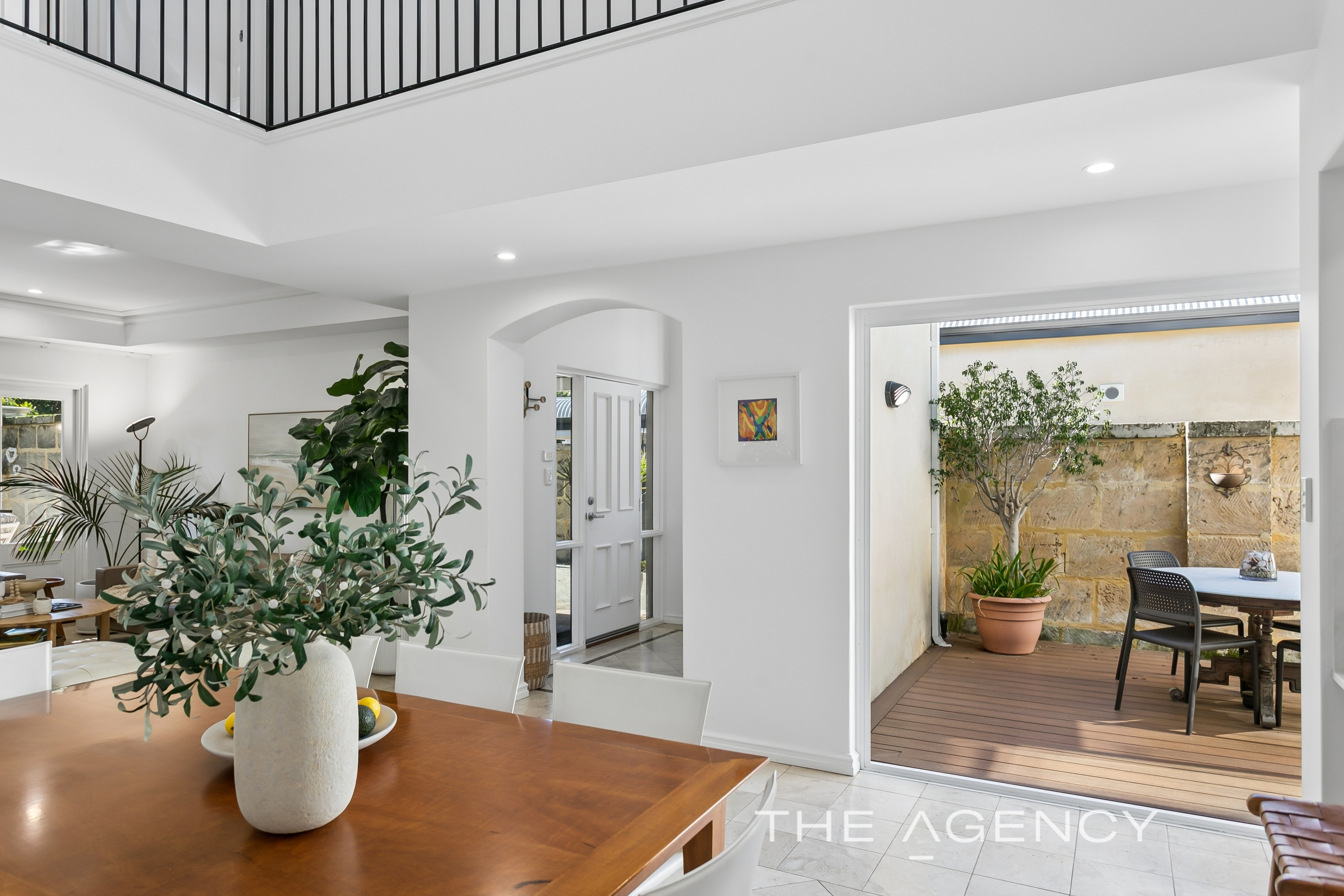 18 Swan St Mosman Park WA 6012