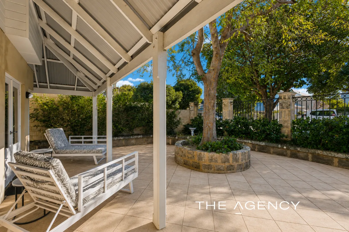 18 Swan St Mosman Park WA 6012