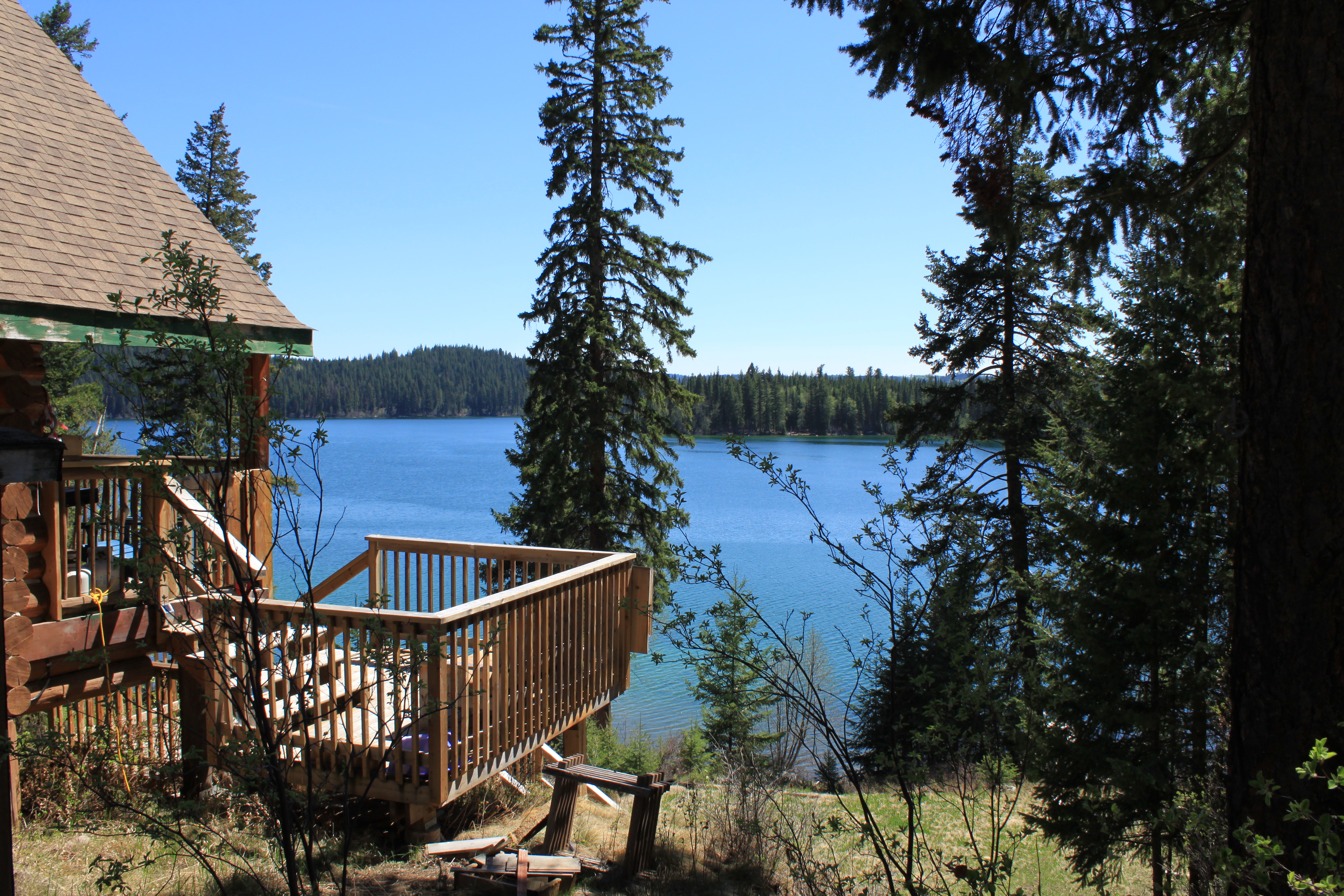 What Do Cabin Sellers in Interlakes Need to Fix Before Listing, and What Can They Leave Alone?