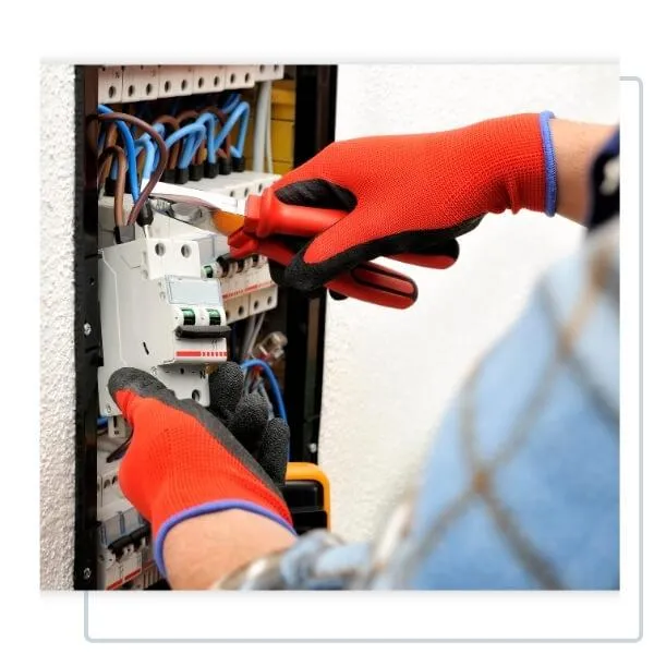 Servicios profesionales en instalaciones y mantenimiento eléctrico