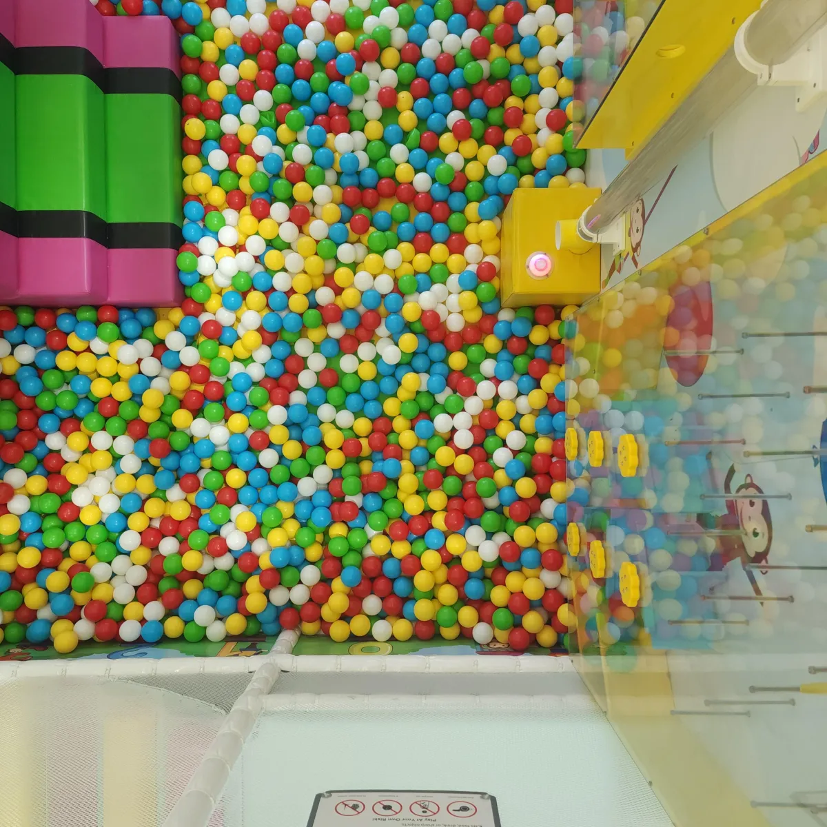 Indoor play area and kids activities at Cheeky Monkeys The Woodlands