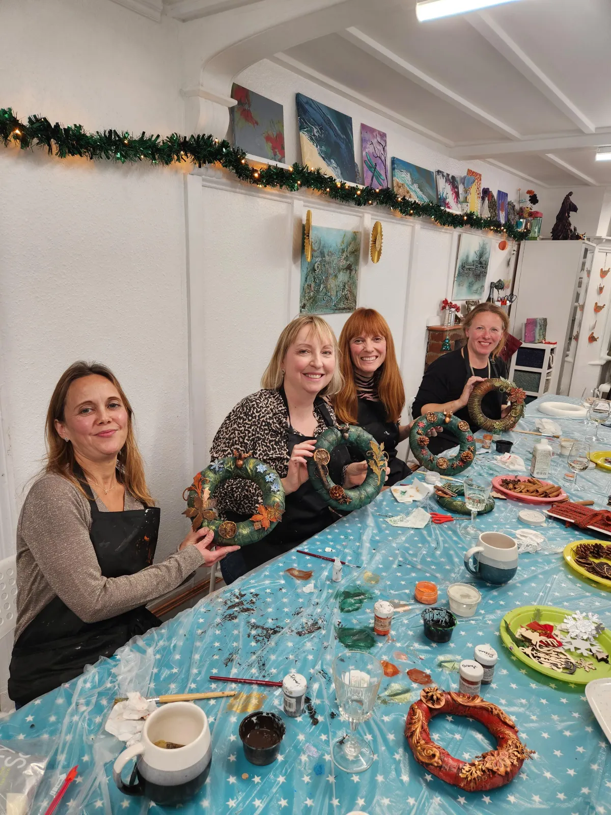 christmas wreath workshops, christmas workshops, powertex christmas wreath, powertex wreath powertex, group activity, christmas work event, christmas work do, private workshops