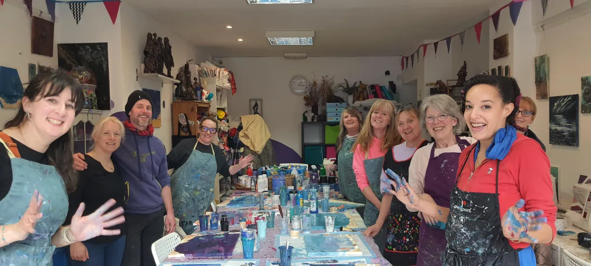 adult craft parties, private craft party, private craft workshop, craft parties, craft workshops, worcester park, craft my day, acrylic pouring, group activity