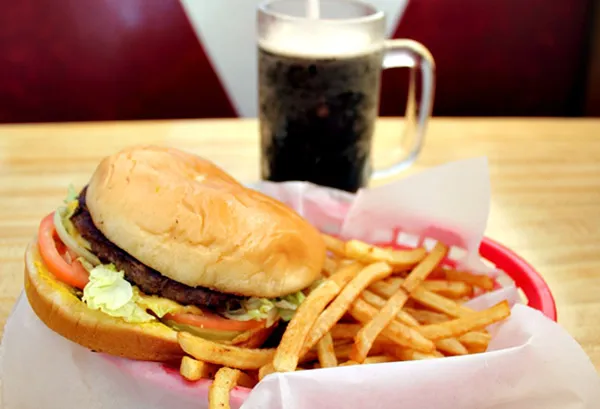 The Dairy-ette fast food restaurant serves fresh burgers and homemade rootbeer in a traditional 50’s setting.