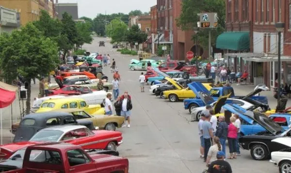 Car shows are a great place to meet like-minded people if you’ve just moved to Dallas TX.