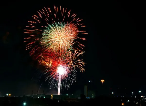 There are plenty of firework displays in Dallas TX during Memorial Day Weekend.